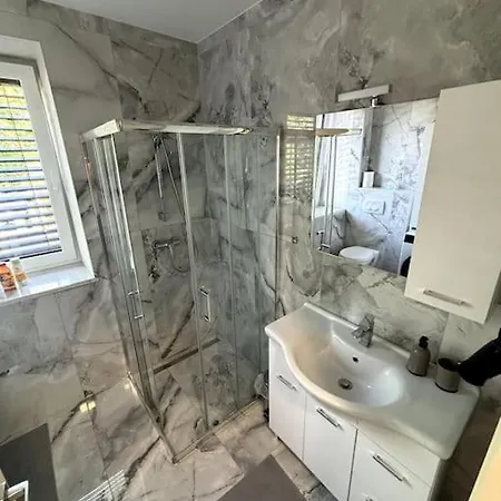 Apartamento Moste 3-free Parking&pool, Ev Station *