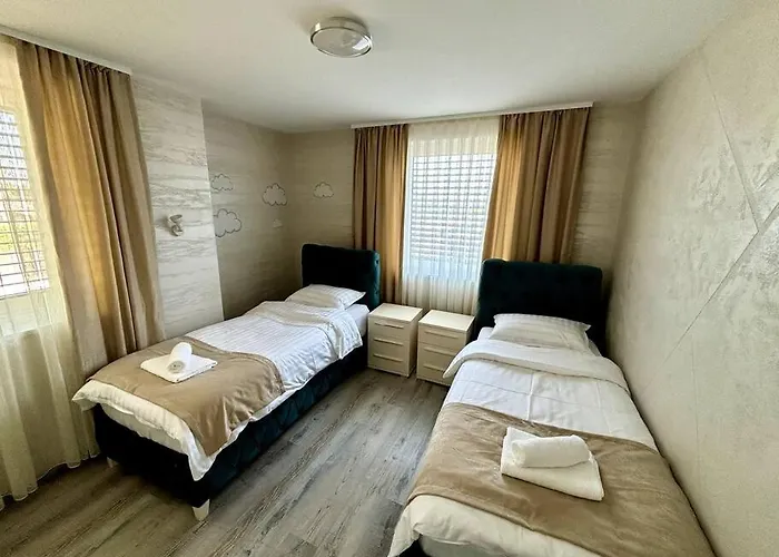 Moste 3-free Parking&pool, Ev Station Apartmán